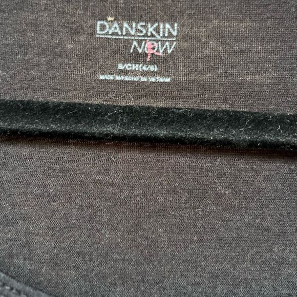 Danskin Now black, thin short sleeved top, nice and comfortable, size Small - Picture 2 of 4